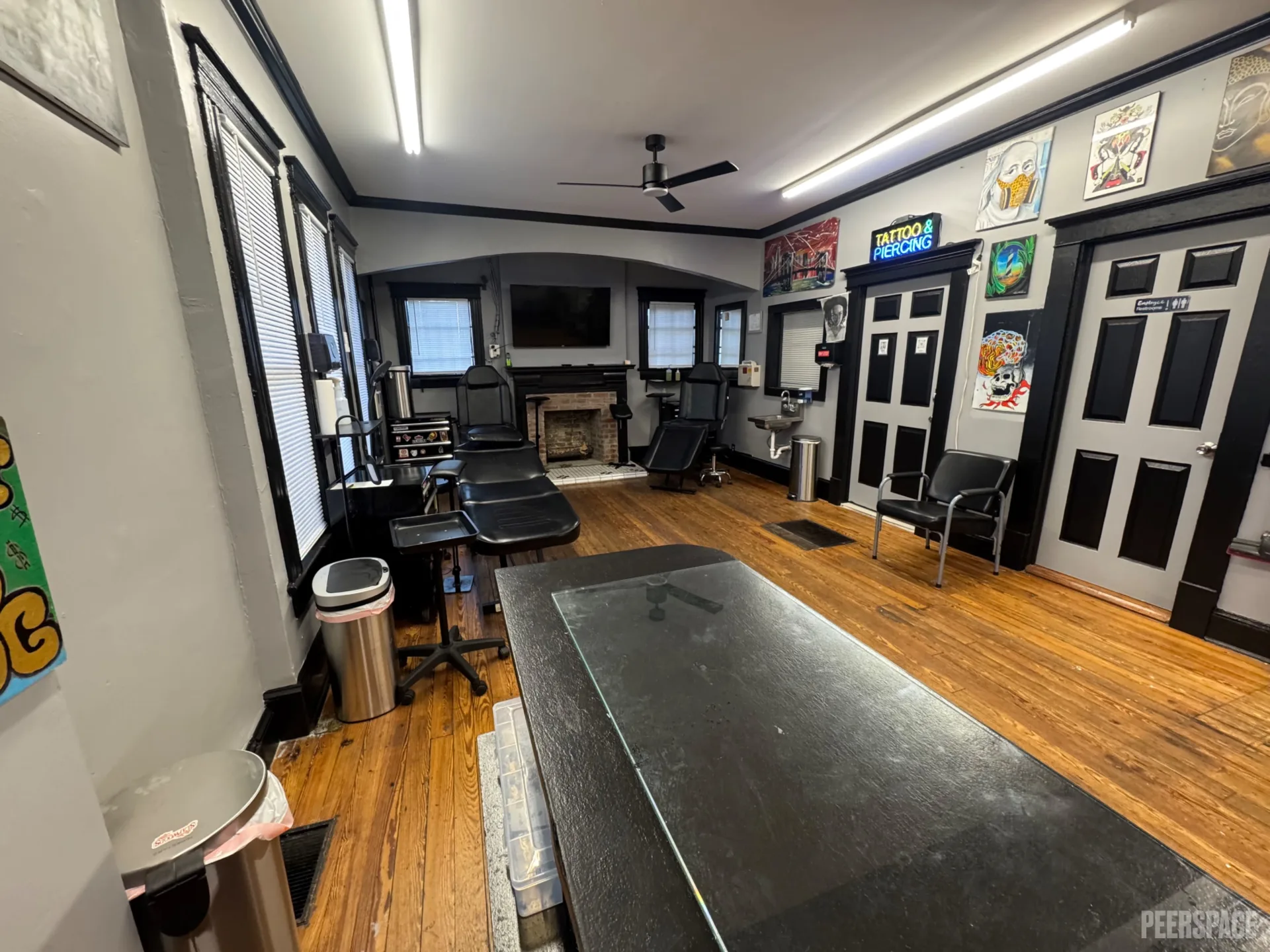 Tattoo station